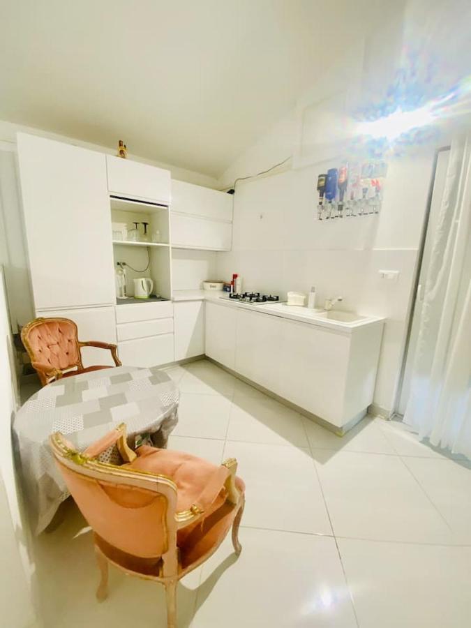 Apartments Eden Sisan Exterior photo